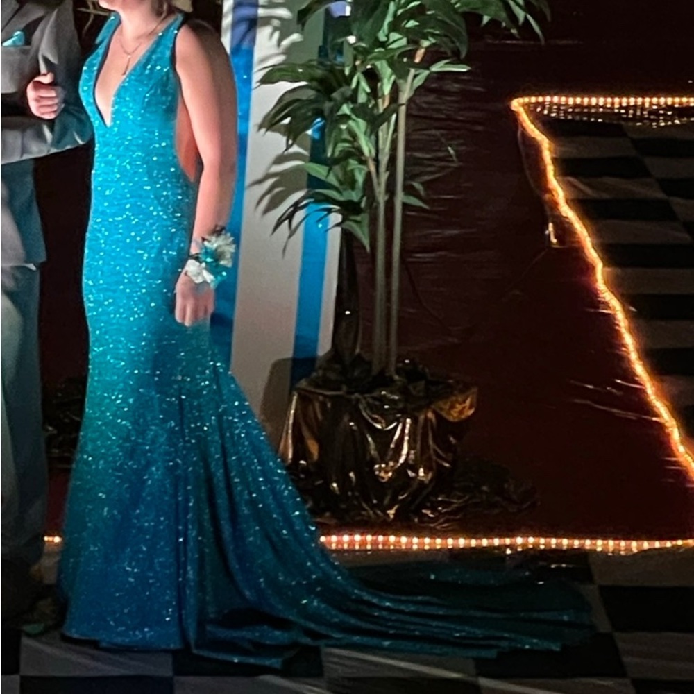 Prom dress size 6 blue sparkle 5’2  Jovani